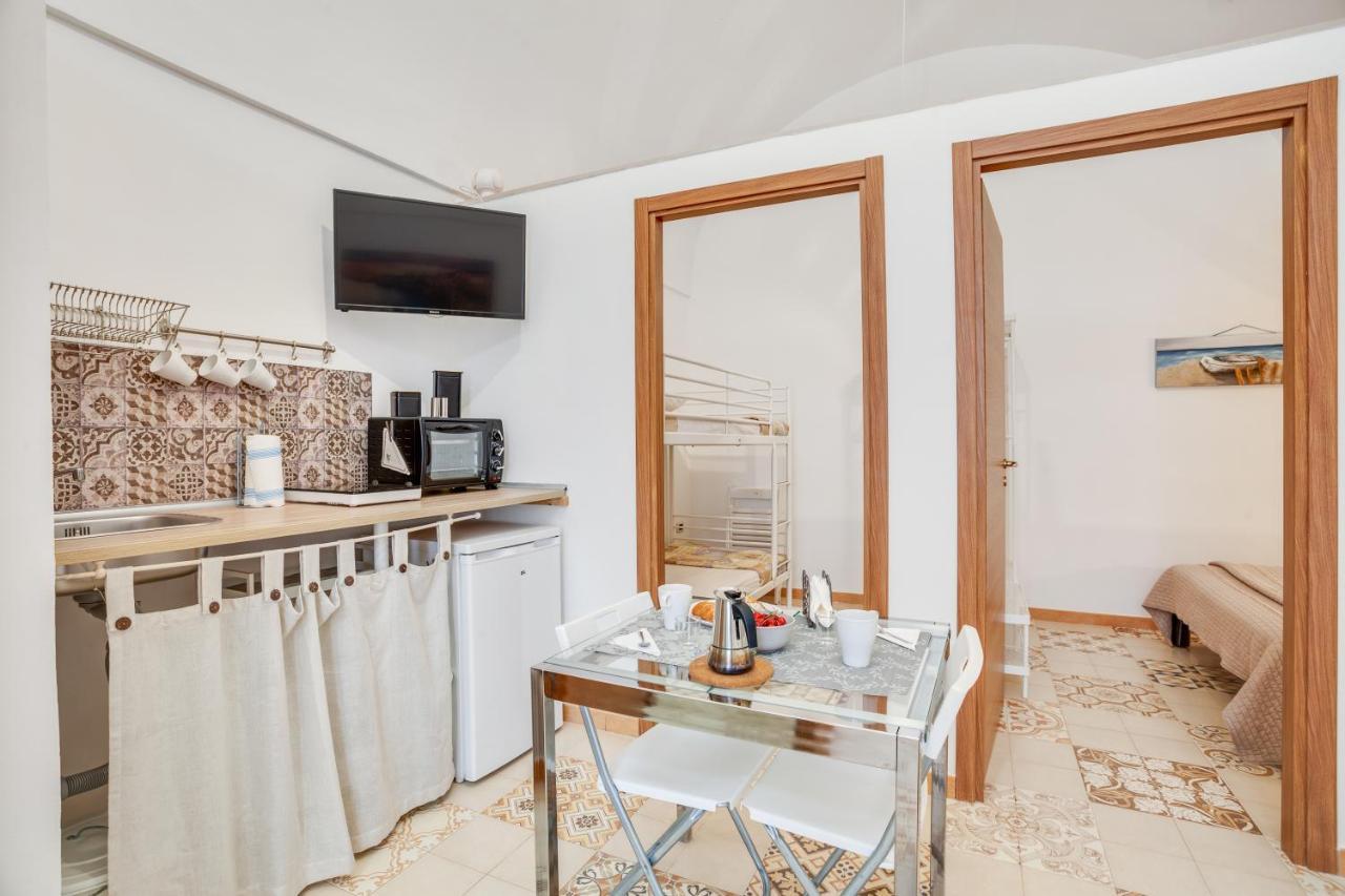 Tiny House 21 Bright Aparment Lägenhet Polignano a Mare Exteriör bild